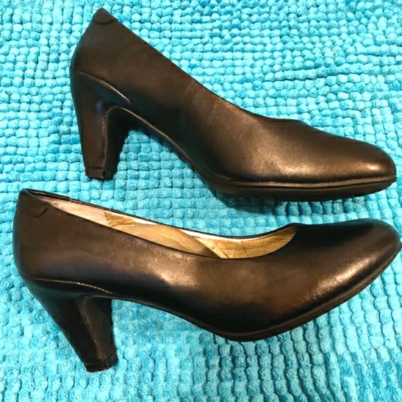 Essence by Aetrex black pumps - Picture 4 of 8
